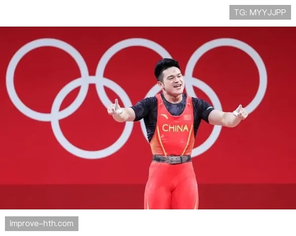 石智勇训练完啃鸡腿那刻，我懂了什么叫举重若轻